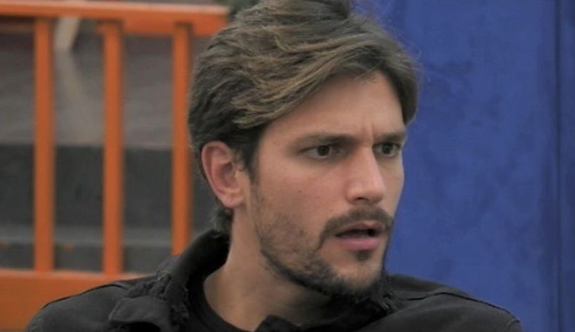 Andrea Zelletta incontra un vip fuori dalla casa del GF e il pubblico chiede la squalifica preview