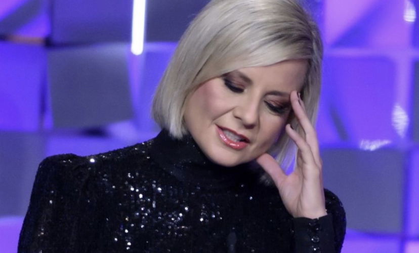 Antonella Elia, una nota attrice attacca: “Non è vero che hai avuto un tumore, non mentire” article-post