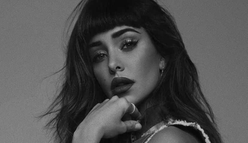 Belen Rodriguez ruba una foto ad una modella russa e la spaccia per sua. La ragazza se ne accorge e sbotta preview