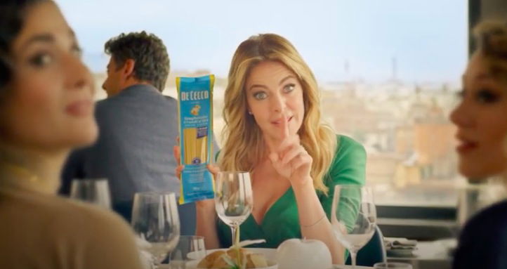 Ozpetek: lo spot della De Cecco con Claudia Gerini e Can Yaman non convince preview