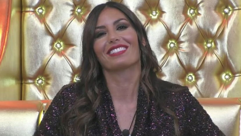 Elisabetta Gregoraci: sulla casa del GF Vip vola un nuovo aereo per lei e i gieffini lo ignorano preview
