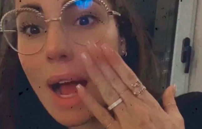 Giulia De Lellis guarda Bridgerton, ma i fan notano un altro particolare preview