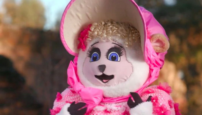 Il Cantante Mascherato, Caterina Balivo in giuria: ecco i nuovi indizi sulle maschere preview