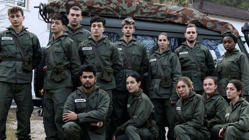 La Caserma Cast