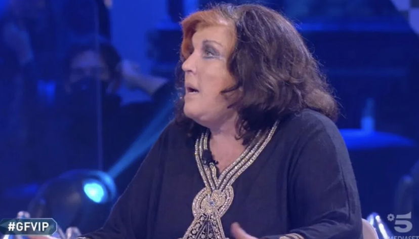 Patrizia De Blanck fa arrabbiare la sicurezza del GF Vip: “L’hanno presa di peso” preview
