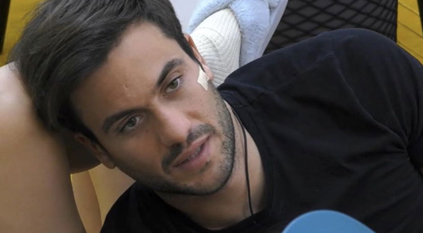 Pierpaolo Pretelli si sfoga nella notte: “Mio fratello ha mentito. Ecco cosa gli ho detto prima di entrare al GF Vip” preview