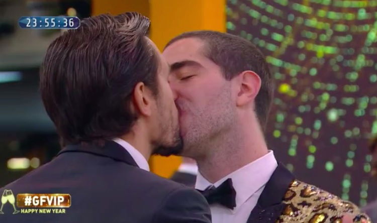 Zorzi e Zelletta si baciano in bocca a Capodanno, poi Tommaso commenta (non credendo di essere in diretta) preview