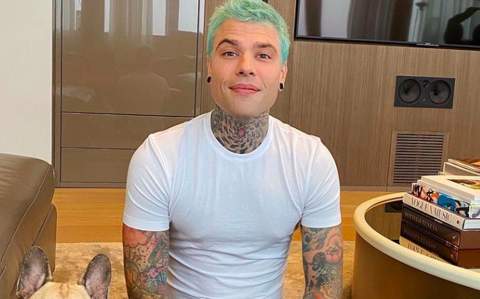Fedez racconta com’è nato lo spoiler del pezzo sanremese che gli è quasi costata la squalifica: “Piangevo come un pazzo!” preview