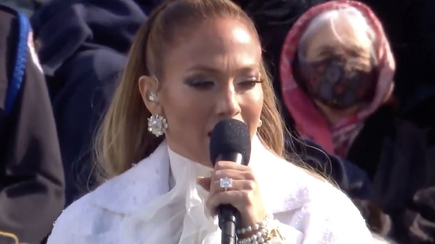 Jennifer Lopez canta e rappresenta le minoranze all’Inauguration Day di Joe Biden article-post