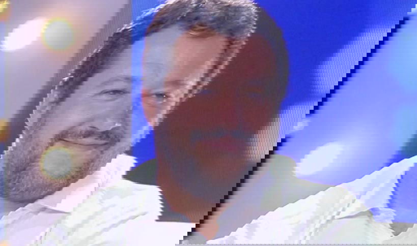 Matteo Salvini segue (e riempie di like) una gieffina dell’attuale edizione preview