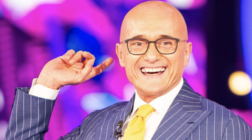Alfonso Signorini, duro attacco di un ex gieffino: “Tutti hanno paura di lui. Il GF Vip deve cambiare conduttore” preview