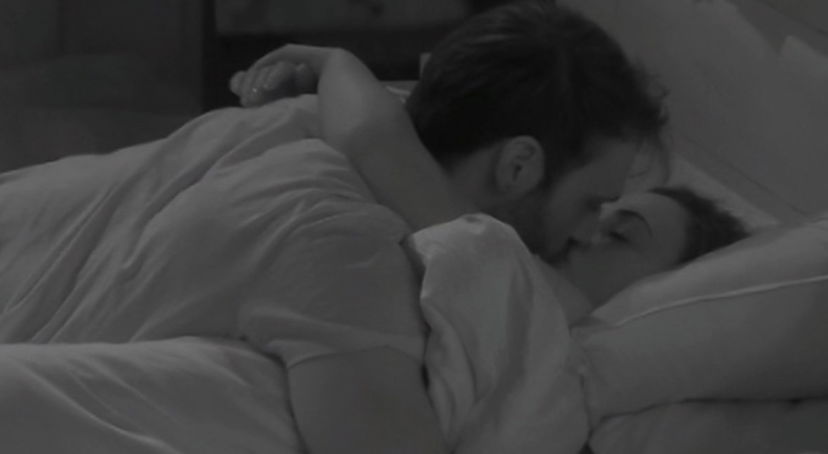 Andrea Zenga e Rosalinda: nella notte scatta la passione e arriva il primo vero bacio preview