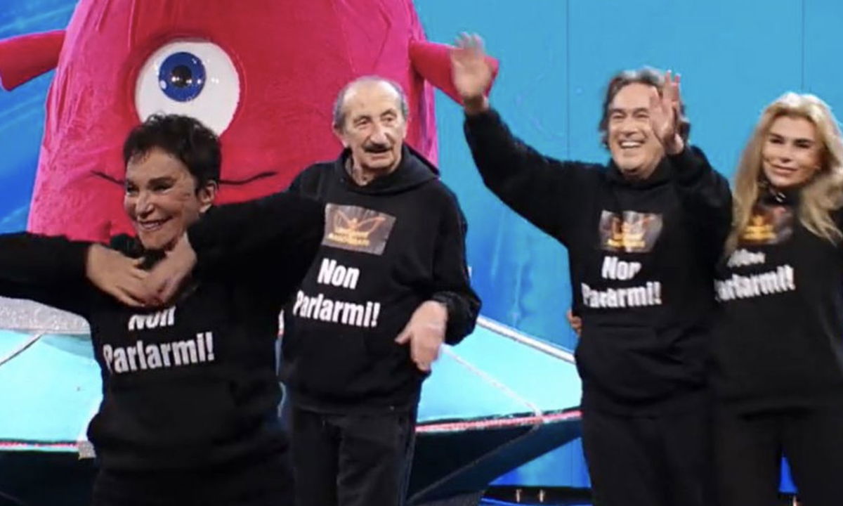Il Cantante Mascherato, retroscena sull’addio dei Ricchi e Poveri: dubbi sul malore article-post