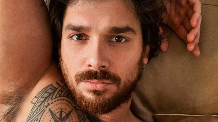 Andrea Cerioli verso L’Isola dei Famosi, mentre una naufraga annunciata ha smentito il suo coinvolgimento preview