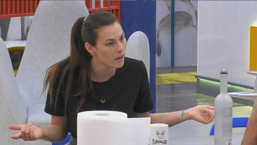 La reazione di Dayane Mello all’avvicinamento fra Andrea Zenga e Rosalinda Cannavò: “Non l’ha presa bene” preview