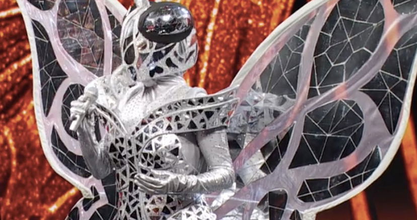 Farfalla eliminata a Il Cantante Mascherato: ecco chi c’era sotto la maschera preview