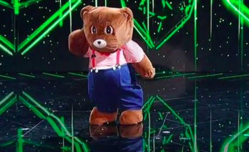 Orsetto eliminato a Il Cantante Mascherato: ecco chi c’era sotto la maschera preview