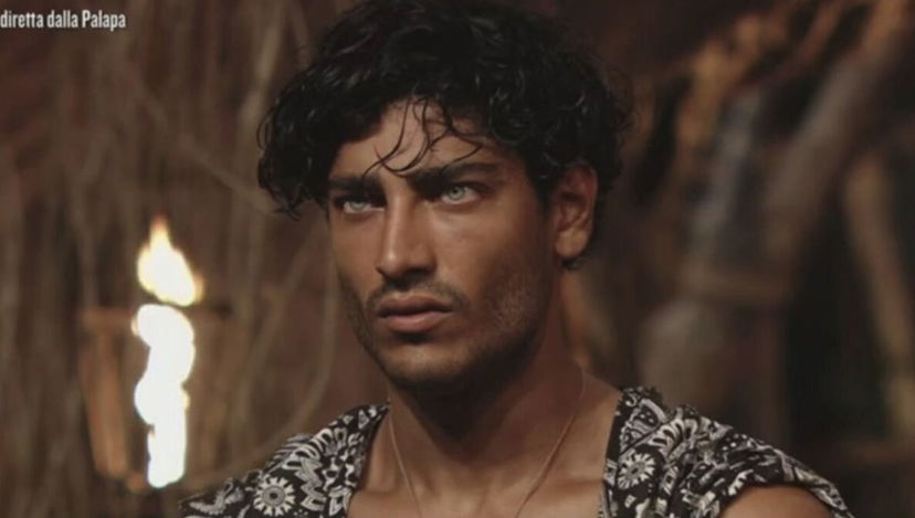 Akash Kumar affronterà Elettra e Tommaso: il ritorno in studio preview