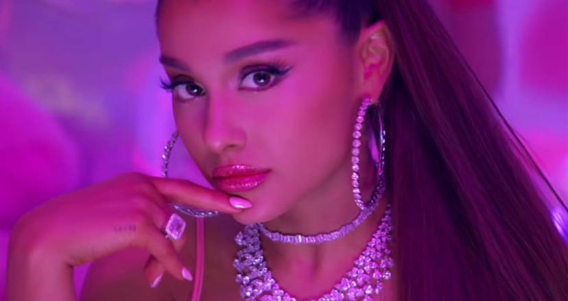 Ariana Grande infrange un record a tinte rainbow e commenta entusiasta preview