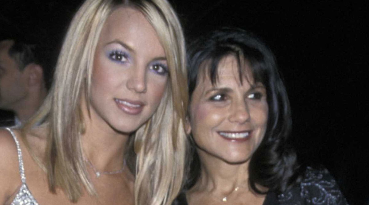 Britney Spears, sua madre balla Toxic in un locale gay e parla alla figlia:  