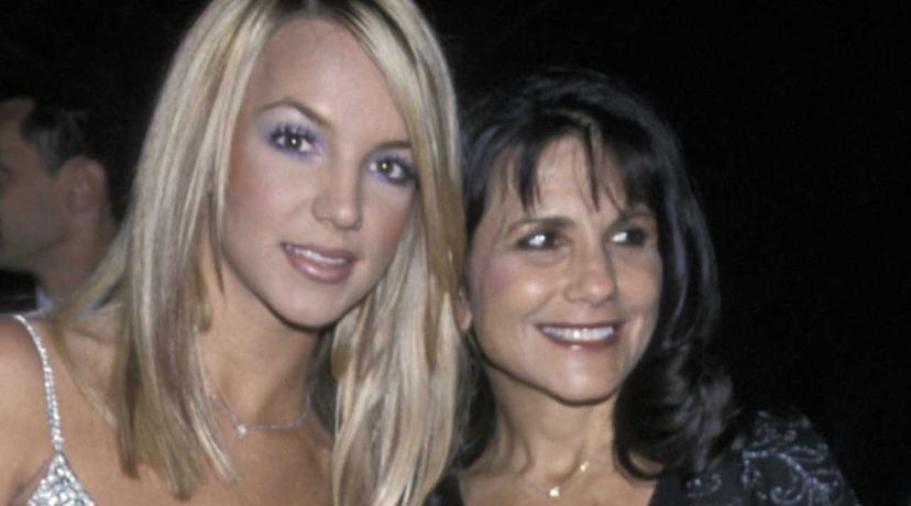 Britney Spears, sua madre balla Toxic in un locale gay e parla alla figlia: “Torna a cantare piccola” preview