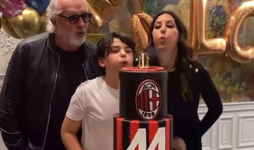 Elisabetta Gregoraci al compleanno del figlio è protagonista di un siparietto comico involontario preview
