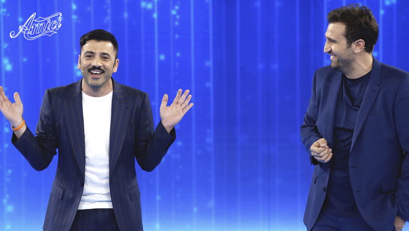 Pio e Amedeo: il messaggio privato di Belen dopo le battute su Antonino e Stefano De Martino preview