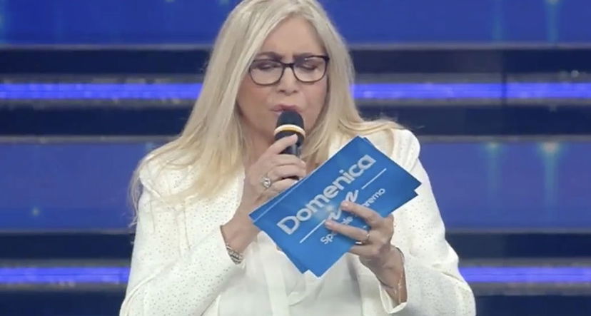 Mara Venier sbotta in diretta contro la manager degli Extraliscio che l’aveva accusata di aver cacciato il gruppo da Domenica In preview