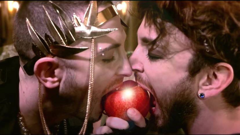 Alex Palmieri pubblica il video “Dangerous Scandalous” preview