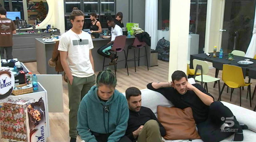 Amici, segreti intimi e stanze senza telecamere: i retroscena sull’attuale edizione preview