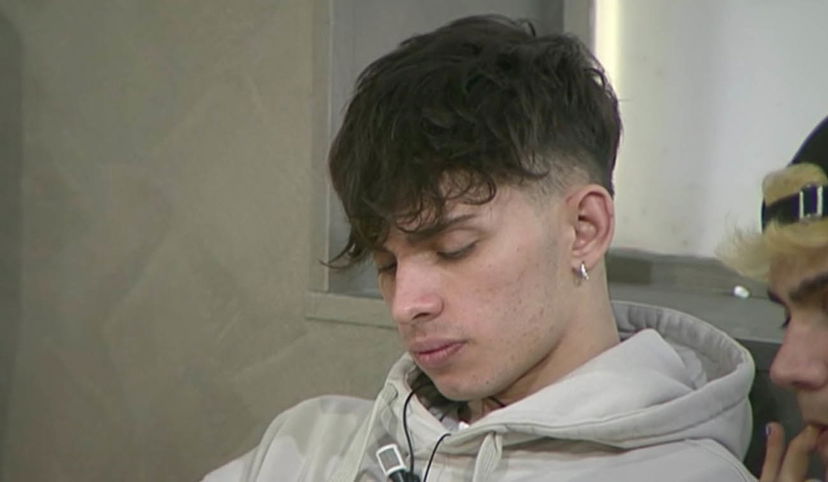 Deddy piange sul letto di Rosa Di Grazia, lei fuori parla di lui preview