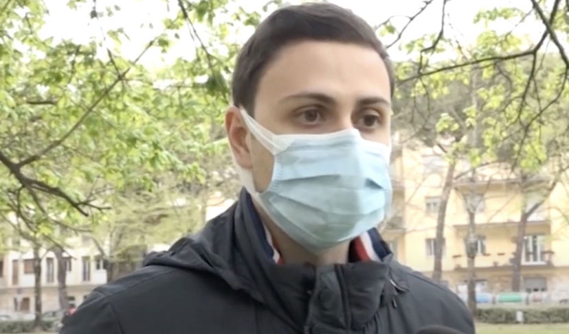 Giacomo cacciato di casa perché gay: “Picchiato e insultato da mia madre e mio zio, sono finito al pronto soccorso” preview