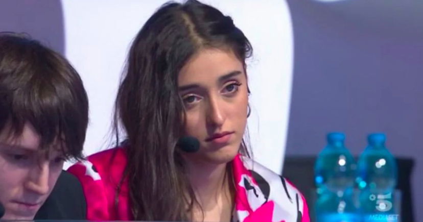 Giulia Stabile triste durante Amici, centra Sangiovanni? Interviene sua madre preview