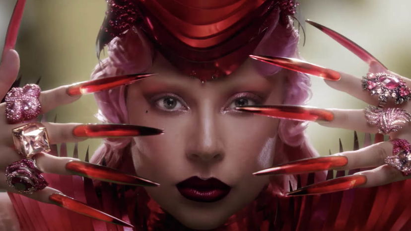 Lady Gaga sulle note di Free Woman per Dom Pérignon: lo spot è meglio di un video musicale preview