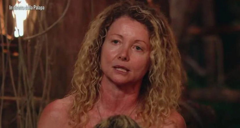 Angela Melillo, una naufraga sparla di lei alle sue spalle preview