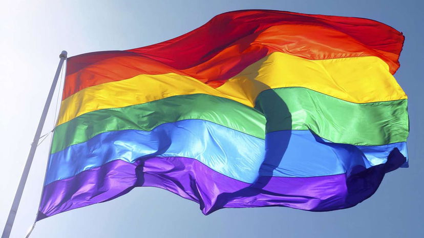 Pontedera, 18enne fa coming out e la famiglia lo caccia di casa: “Qua gay non ne vogliamo” article-post