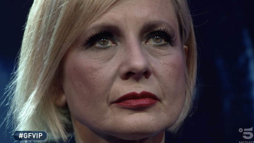 Antonella Elia, l’avviso di una collega: “Se mi rovina un lavoro la denuncio e la porto in tribunale” preview