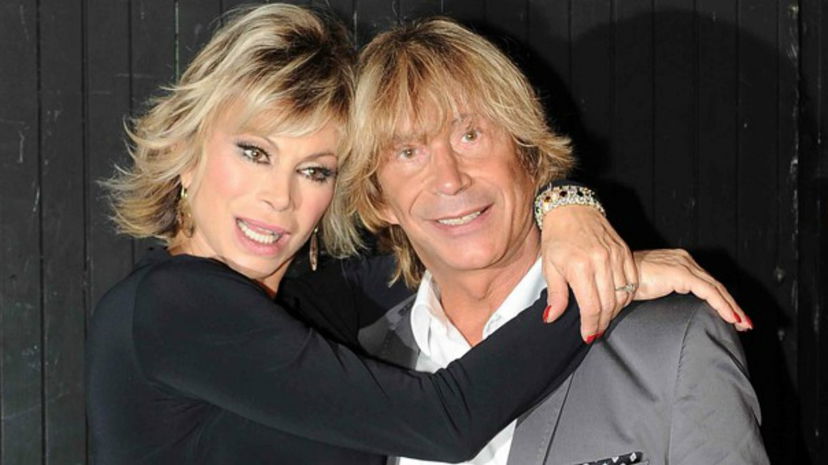 Carmen Russo ed Enzo Paolo Turchi sono stati denunciati dai domestici: “Sfruttati in nero per 2€ l’ora” preview