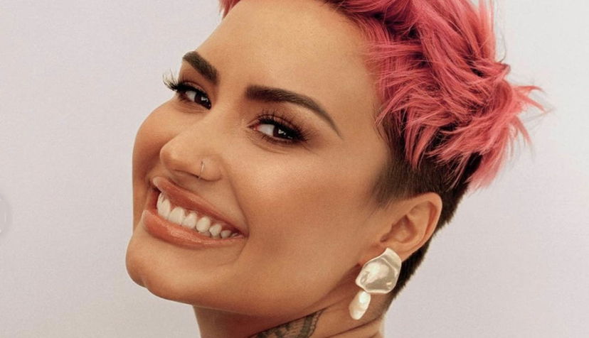 Demi Lovato non binaria, esplode una polemica in radio: “Per me è solo una donna problematica” preview