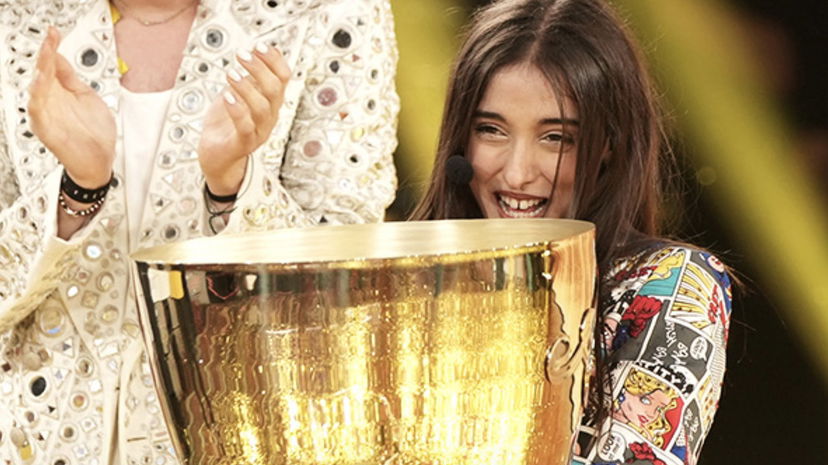 Giulia Stabile racconta cosa comprerà con i soldi che ha vinto ad Amici preview