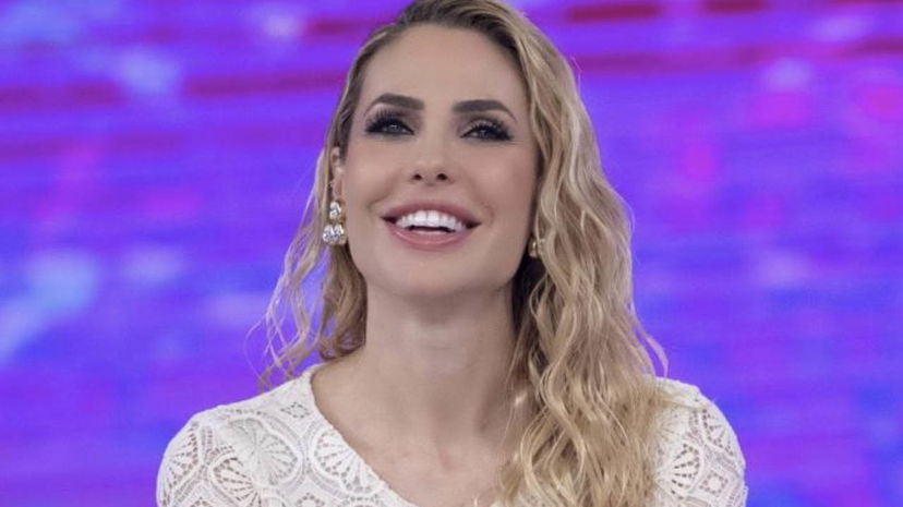 Ilary Blasi fa una gaffe in diretta a L’isola (ma quasi nessuno se n’è accorto) preview