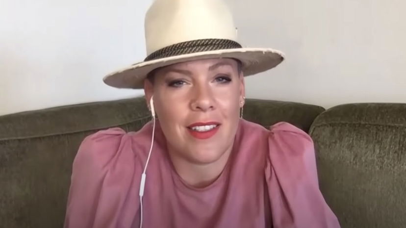 Pink sul suo orientamento: “La mia prima fidanzata mi ha lasciato per mio fratello” preview