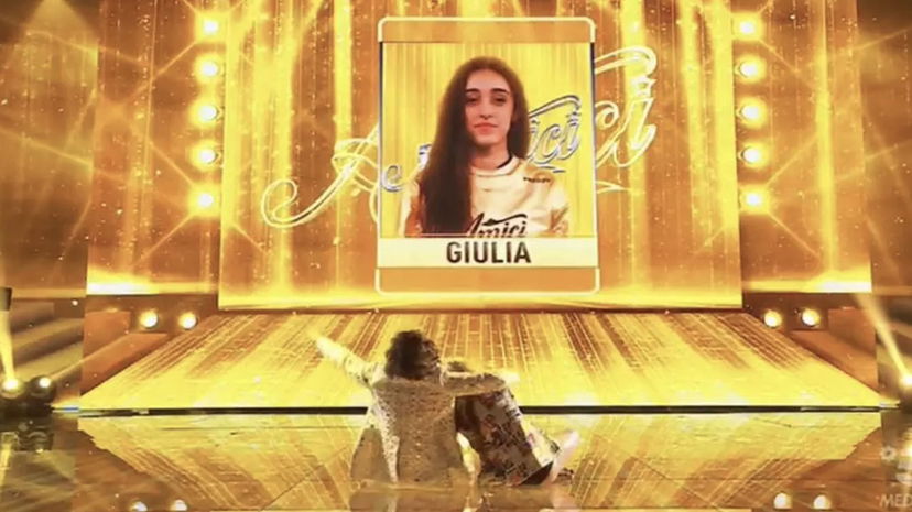 Sangiovanni confessa cosa prova ad essere arrivato secondo ad Amici dietro Giulia e parla del loro rapporto fuori dal programma preview