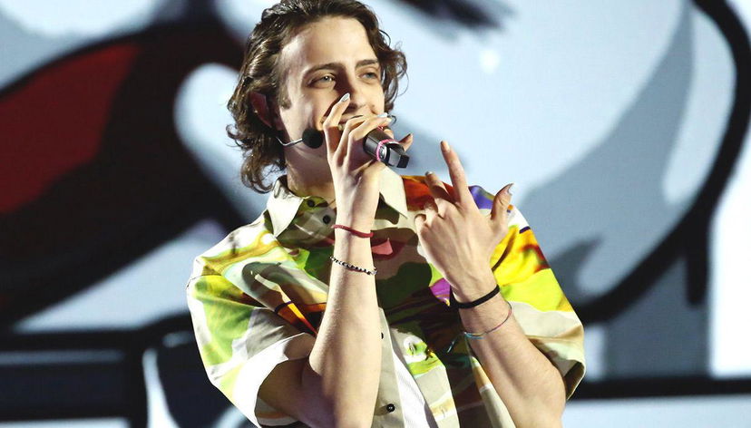 Sangiovanni svela perché si veste di rosa e porta lo smalto e cosa pensa del DDL Zan preview