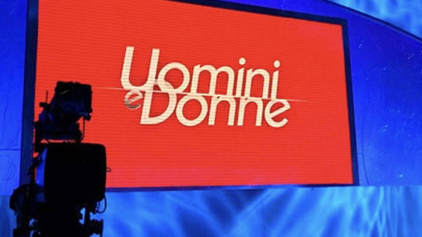 Uomini e Donne, rissa sfiorata censurata in tv, ecco cosa non abbiamo visto: “Hanno tagliato tutto, finiti quasi a botte” preview