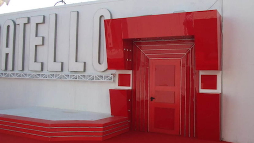 Il regista del Grande Fratello pubblica una foto inedita della casa andata a fuoco preview