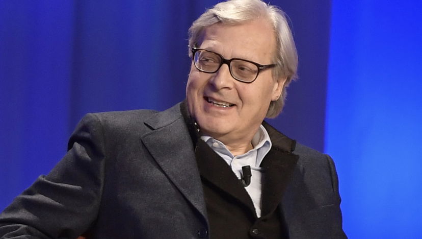 Bacio fra due donne nello spot Dietorelle, Vittorio Sgarbi urla indignato: “Immorale per i bambini” – risponde l’attrice protagonista preview