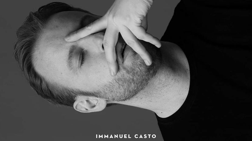Immanuel Casto è tornato con un nuovo meraviglioso singolo preview