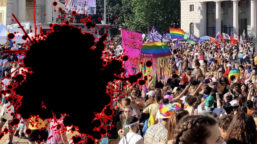 Pride a Milano, ragazzino di 12 anni picchiato da 2 omofobi: “Botte, insulti e uno spritz rovesciato addosso” preview