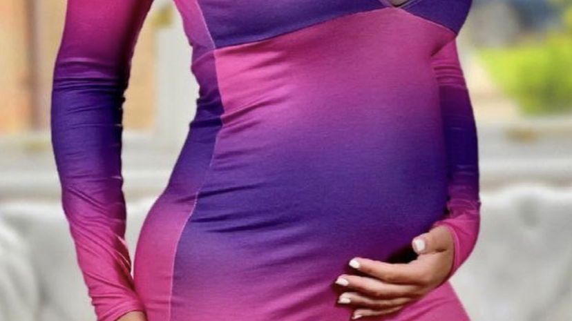 Influencer partorirà in diretta streaming per 12.000€: “Ho bisogno di soldi, mi chiedono di vendere anche il latte materno” preview